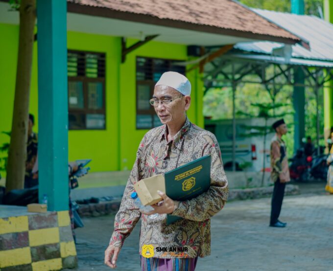 Pembagian Raport Semester Ganjil Tahun Pelajaran 2024/2025