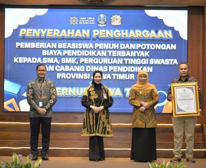 Dedikasi untuk Pendidikan: SMK An Nur Al Muntahy Raih Penghargaan Gubernur Jawa Timur Kategori Pemberian Beasiswa Terbanyak